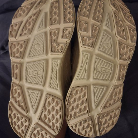 *SOLD* UGG CA1 Sneaker - Picture 6 of 10